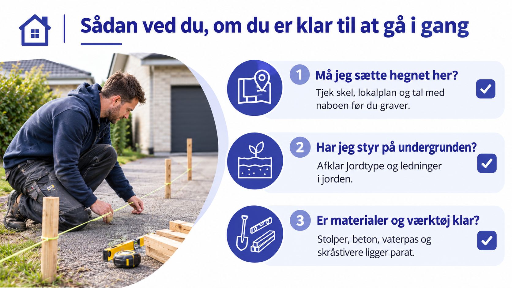 En håndværker forbereder opsætning af hegn ved at måle op med snor og værktøj i indkørslen.